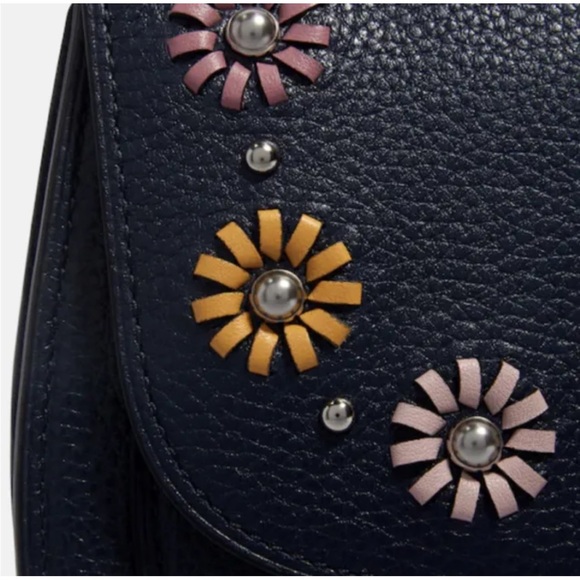 Coach Remi Saddle Bag With Whipstitch Daisy Applique - Picture 4 of 5